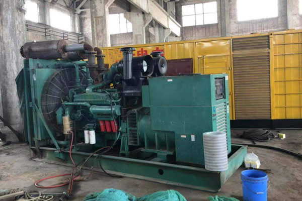 迪庆发电机组的空气滤清器应该如何保养？