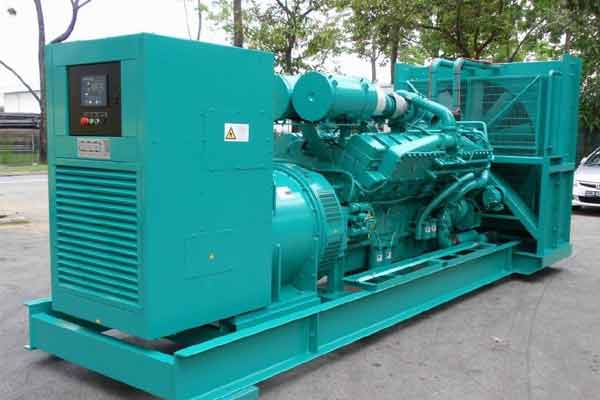 迪庆柴油发电机组电压不稳定怎样维修？