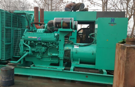 迪庆发电机组如何判断水冷式机油散热器内部是否需要清洗？